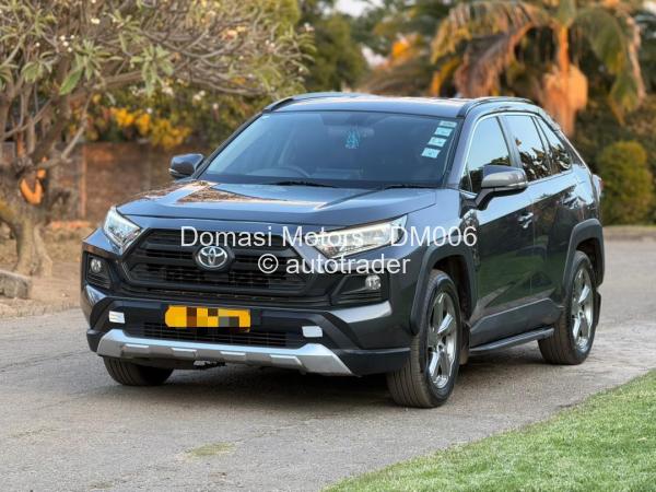 2021 - Toyota  RAV4