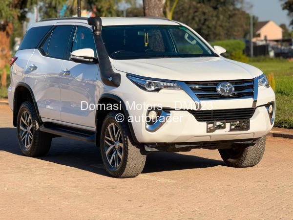 2017 - Toyota  Fortuner