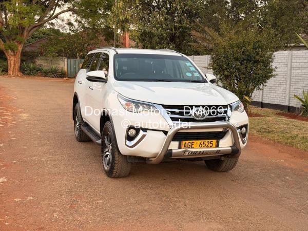 2017 - Toyota  Fortuner