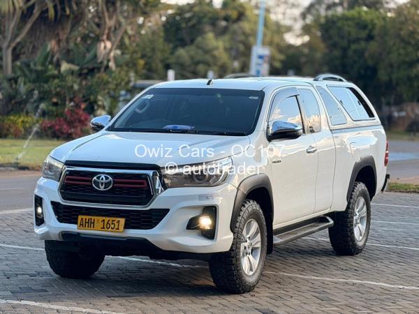 2016 - Toyota  Hilux