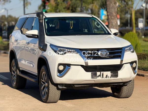 2017 - Toyota  Fortuner