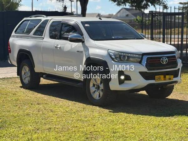 2018 - Toyota  Hilux