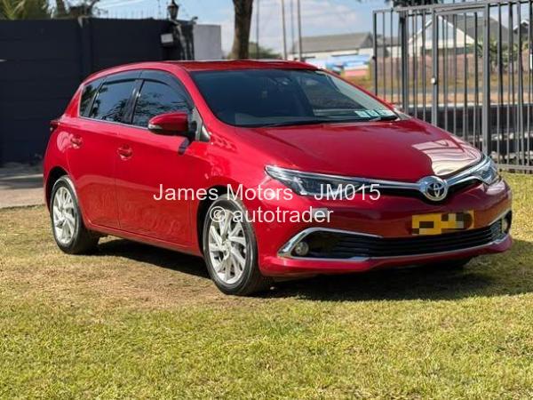 2016 - Toyota  Auris