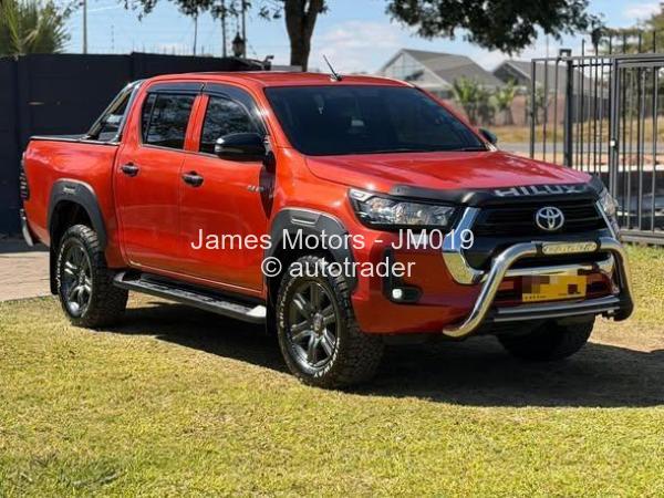 2021 - Toyota  Hilux