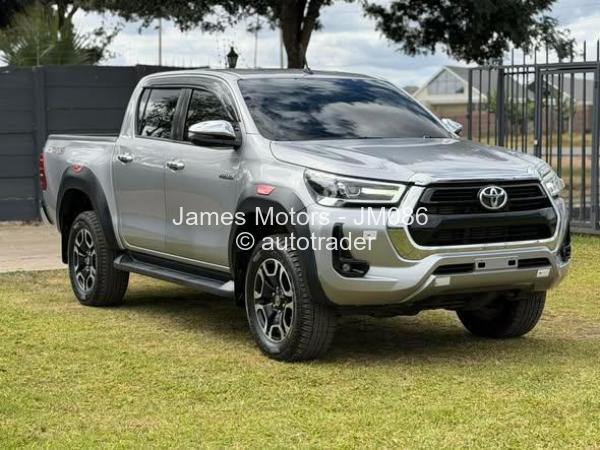 2021 - Toyota  Hilux