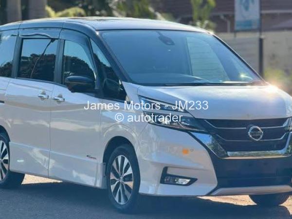 2017 - Nissan  Serena