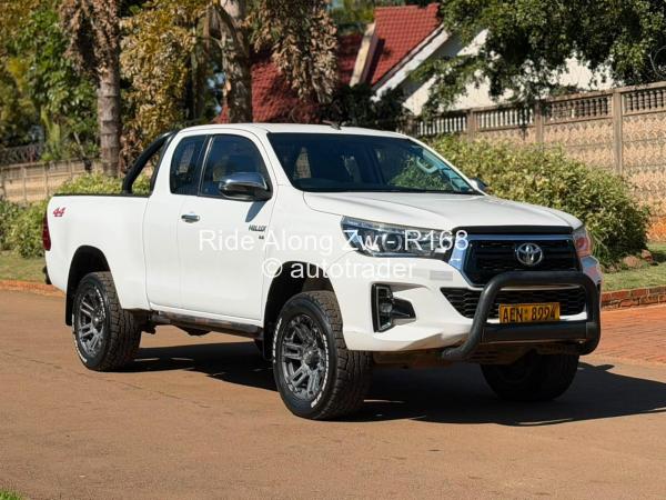 2016 - Toyota  Hilux