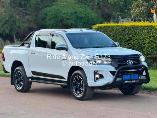 2017 - Toyota  Hilux