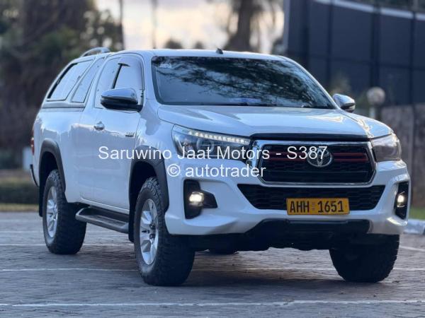 2018 - Toyota  Hilux
