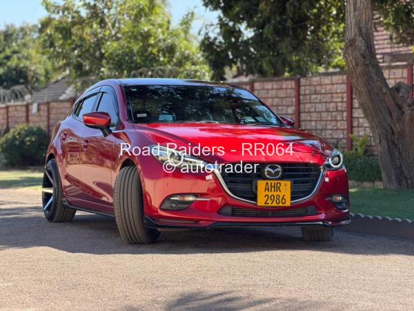 2016 - Mazda  axela
