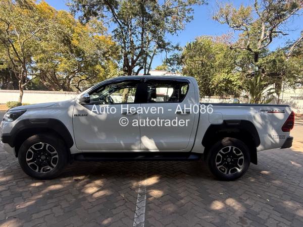 2025 - Toyota  Hilux