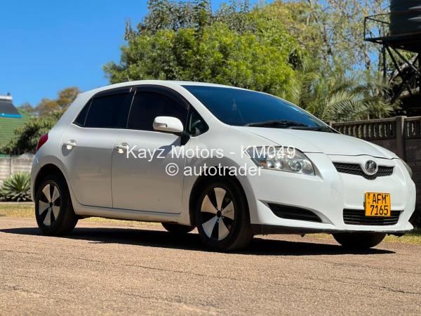 2005 - Toyota  Auris