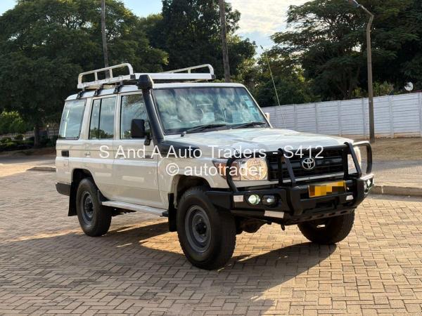 2021 - Toyota  Land Cruiser 76