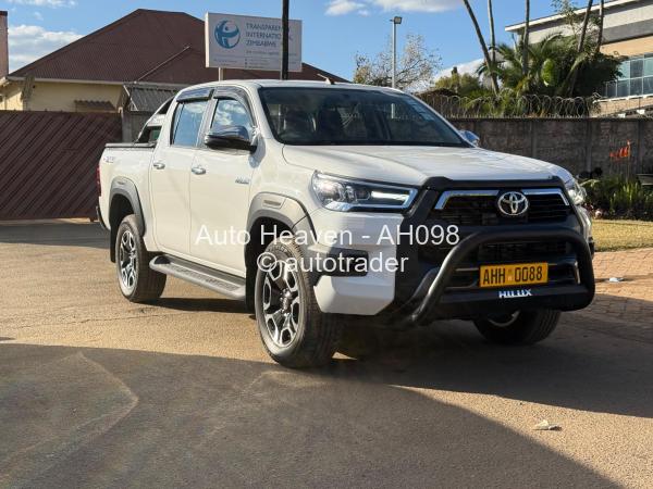 2025 - Toyota  Hilux