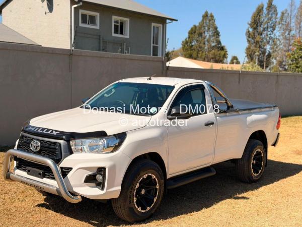 2020 - Toyota  Hilux