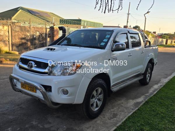 2011 - Toyota  Hilux