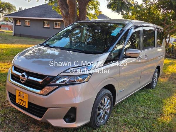 2017 - Nissan  Serena