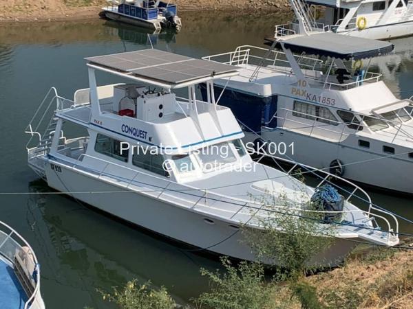 Dolphin Houseboat