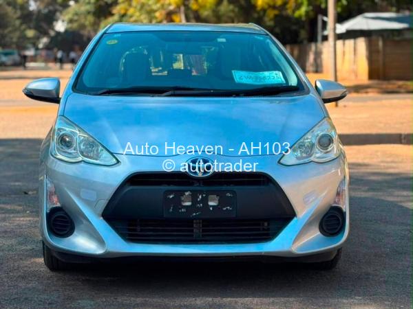 2017 - Toyota  Aqua