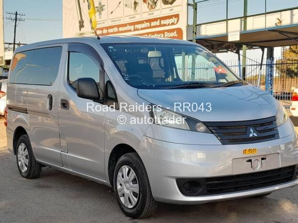 2016 - Mitsubishi  Delica