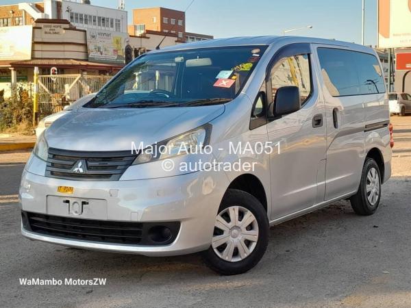 2017 - Mitsubishi  Delica
