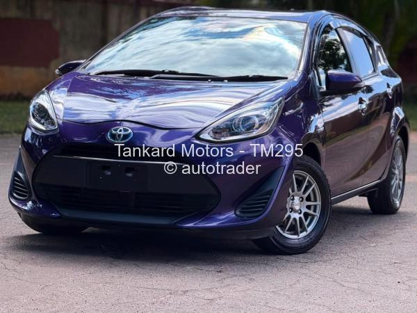 2017 - Toyota  Aqua