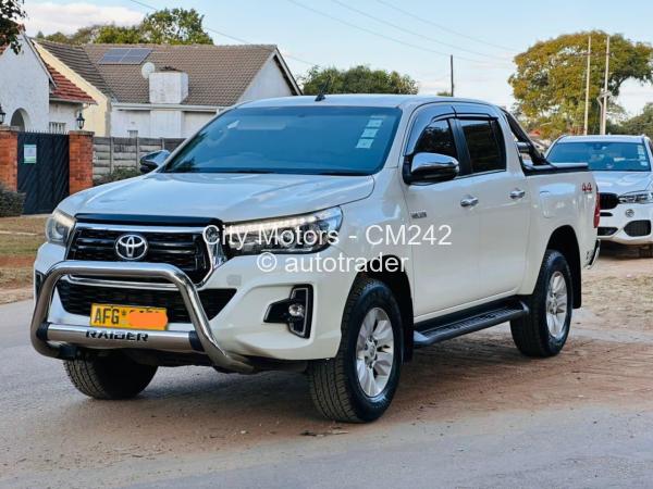 2019 - Toyota  Hilux