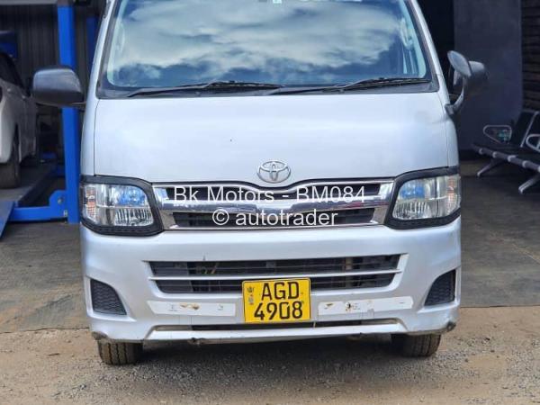 2015 - Toyota  Hiace