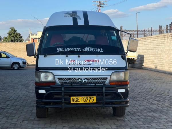 2004 - Toyota  Hiace