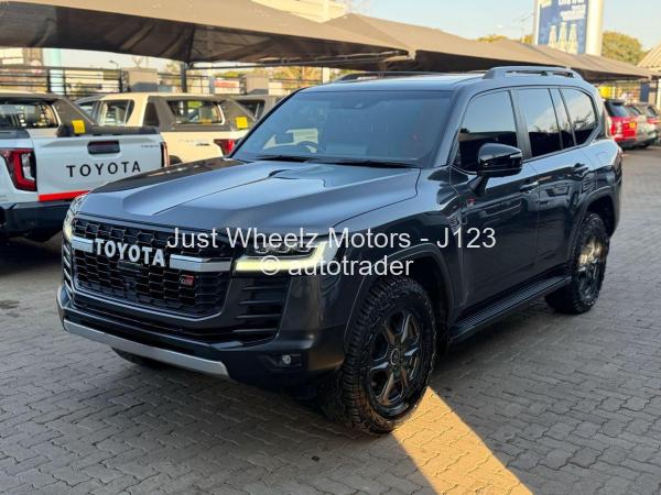 2023 - Toyota  Land Cruiser 300