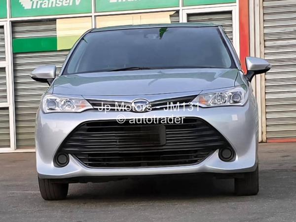 2017 - Toyota  Axio