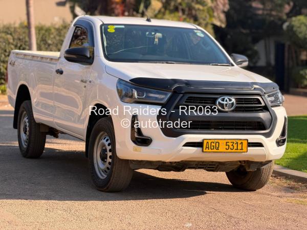 2022 - Toyota  Hilux