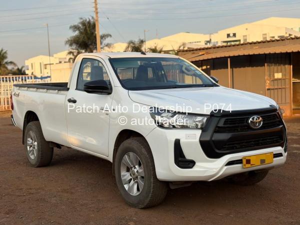 2023 - Toyota  Hilux