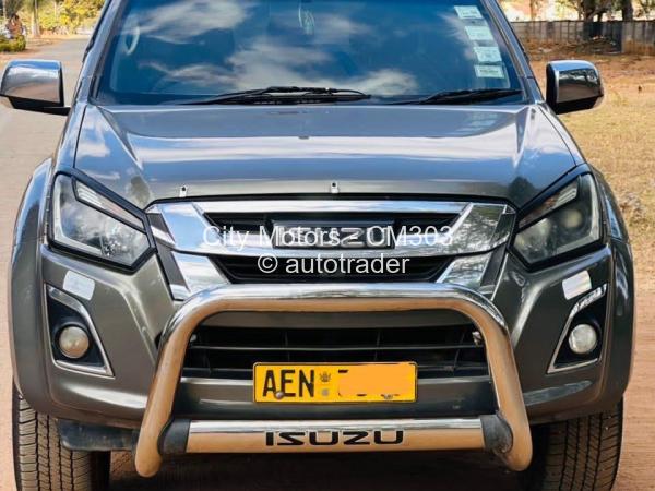 2017 - Isuzu  Dteq