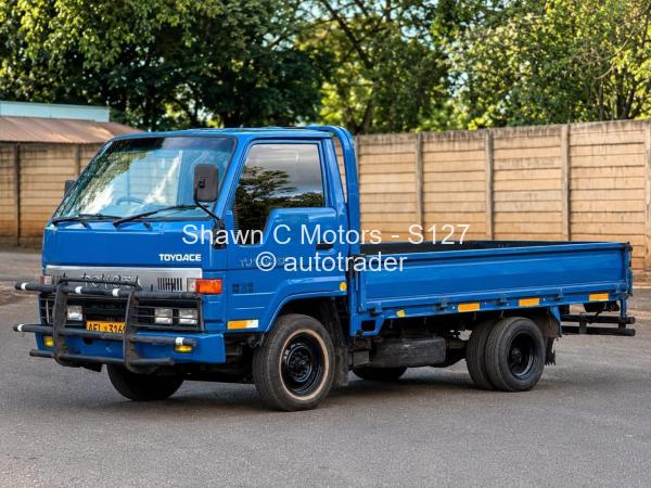 2010 - Toyota  ToyoAce