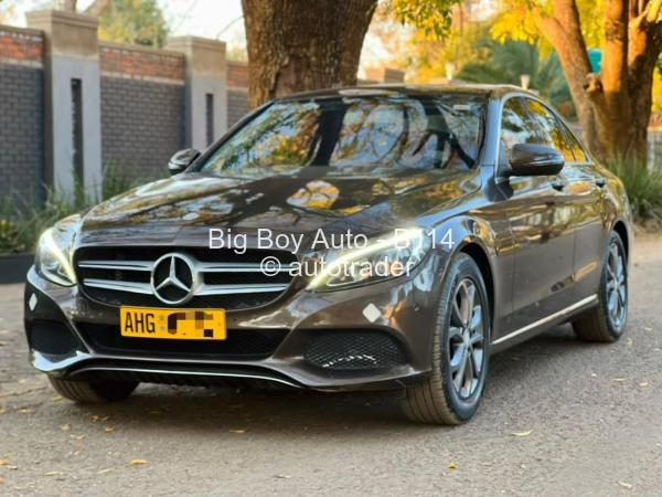 2017 - Mercedes Benz C180