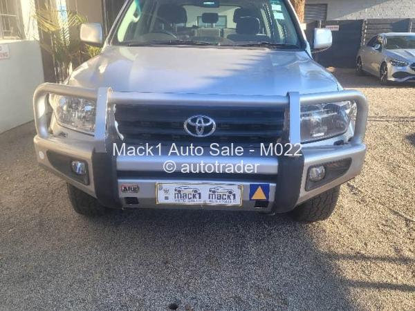 2012 - Toyota  Land Cruiser 200