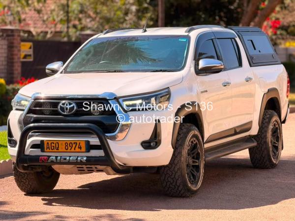 2021 - Toyota  Hilux