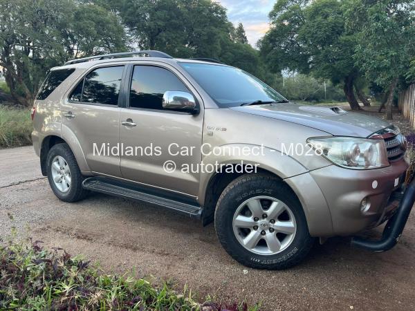 2009 - Toyota  Fortuner