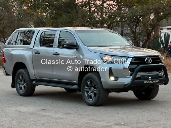 2022 - Toyota  Hilux