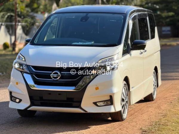 2017 - Nissan  Serena