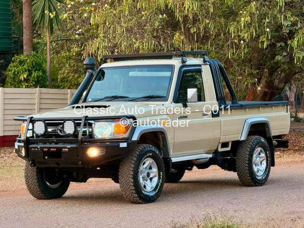 2018 - Toyota  Land Cruiser