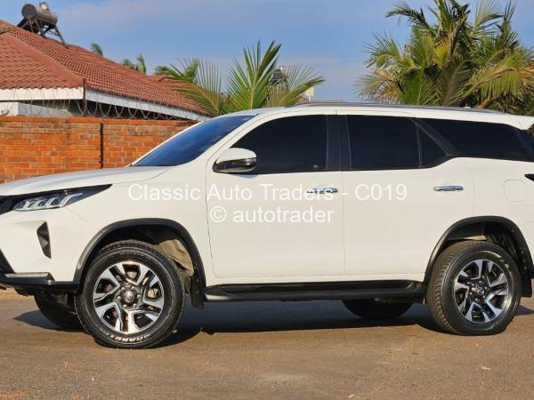 2025 - Toyota  Fortuner