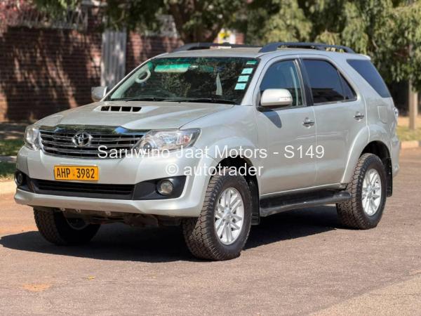 2014 - Toyota  Fortuner