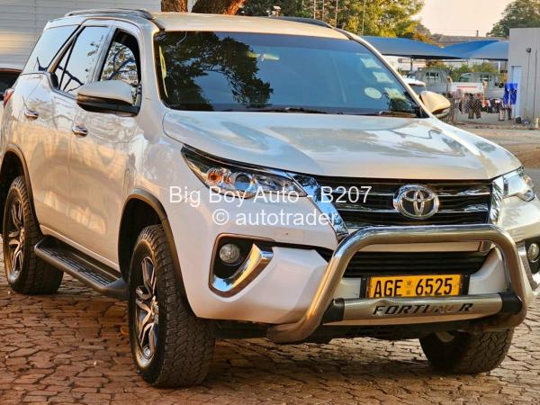 2020 - Toyota  Fortuner