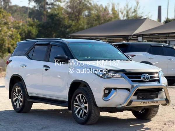 2019 - Toyota  Fortuner