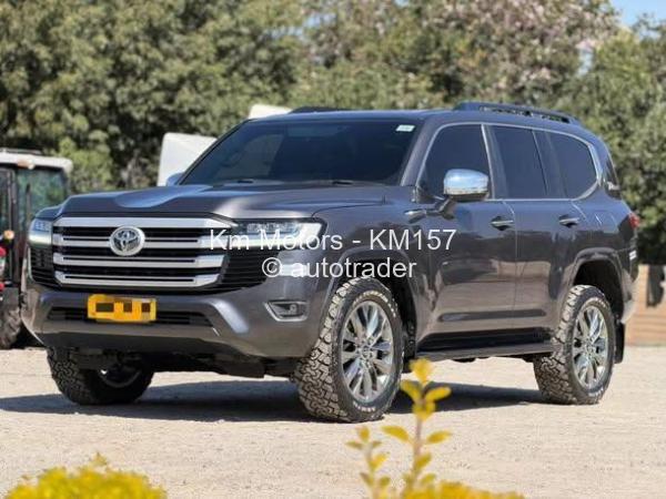 2023 - Toyota  Land Cruiser 300