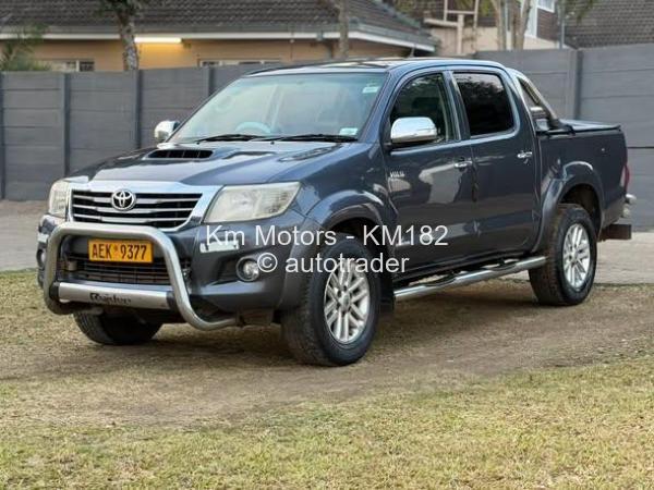 2014 - Toyota  Hilux