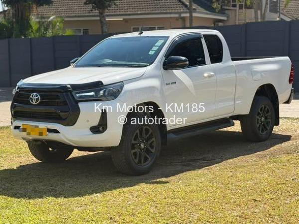 2019 - Toyota  Hilux