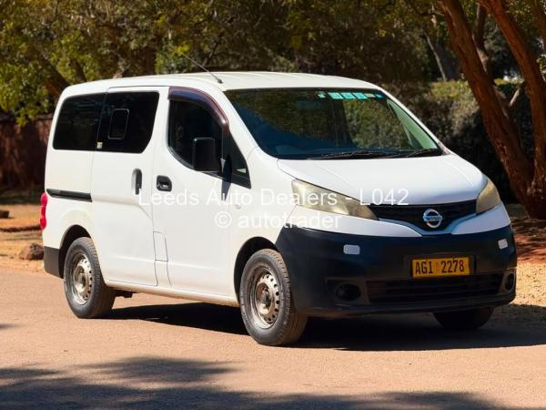 2015 - Nissan  NV200